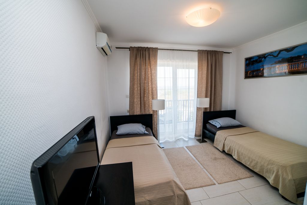 Азов-Инн — Двухместный номер с 2 отдельными кроватями 24