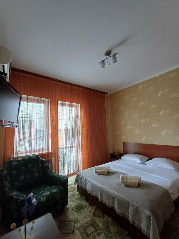 Надежда — Двухместный номер с 1 кроватью улучшенный с балконом