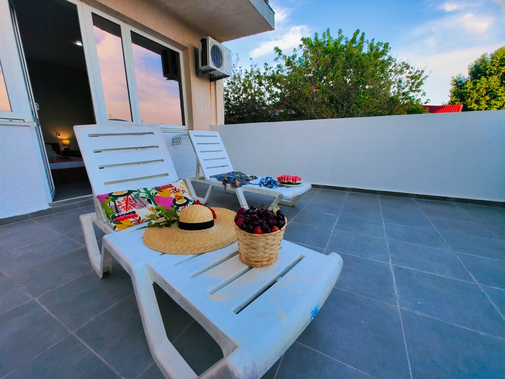 Антарес — Четырёхместный номер «Супериор» с общей террасой