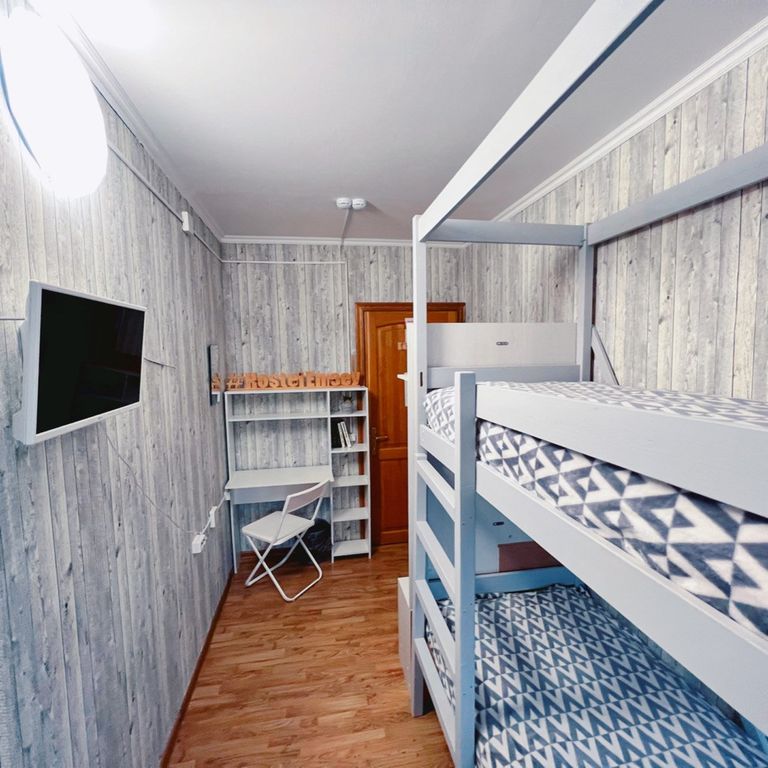 Enisey — Двухместный номер с 2 отдельными кроватями эконом с видом на реку с удобствами на этаже