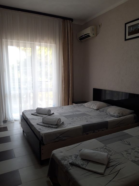 Полина — Четырёхместный номер Трёхместный номер "Стандарт"