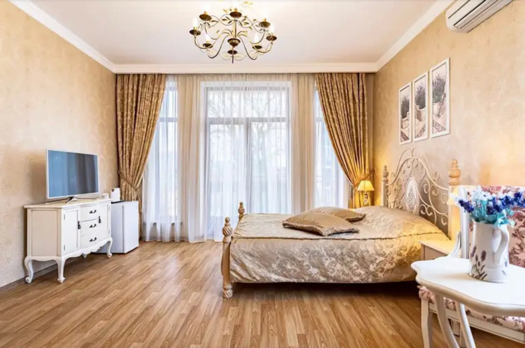 Апельсин на Цветочной в Сириусе — Двухместный номер с 1 кроватью полулюкс