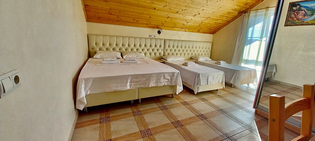 Green line — Четырёхместный номер улучшенный с видом на море