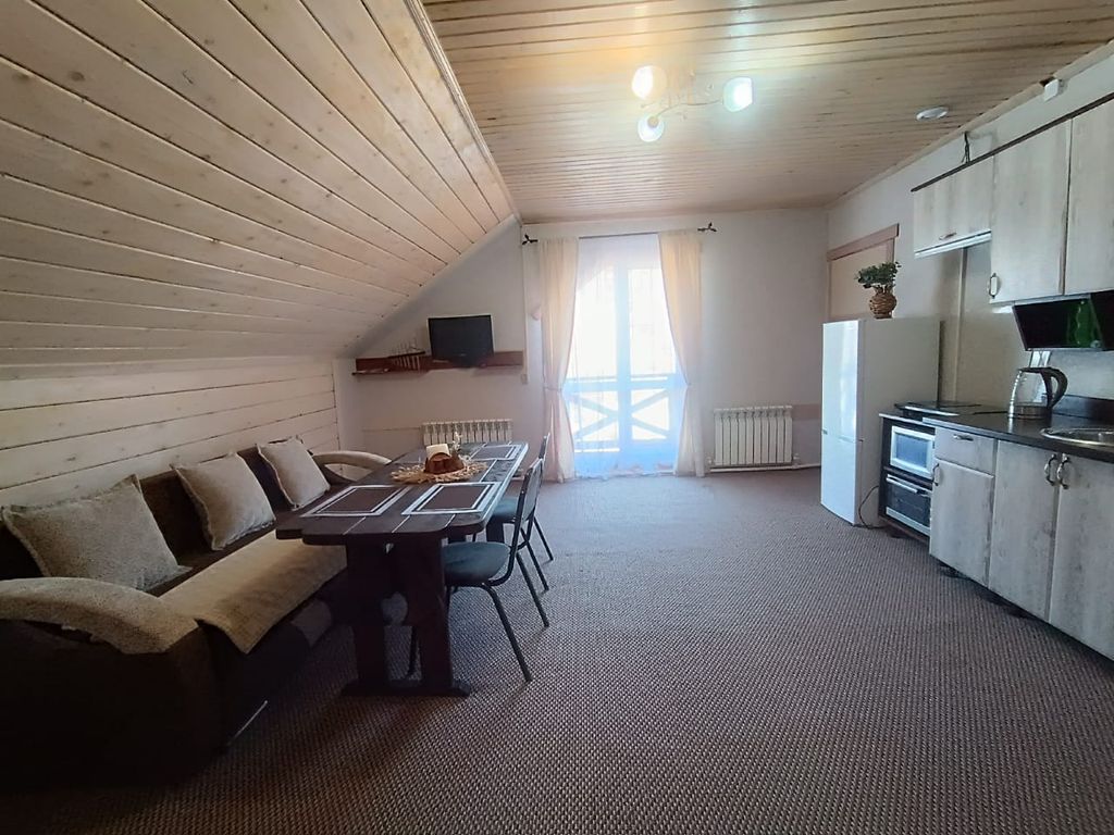 Шале Горная пчела — Апартаменты улучшенный семейный номер с видом на горы