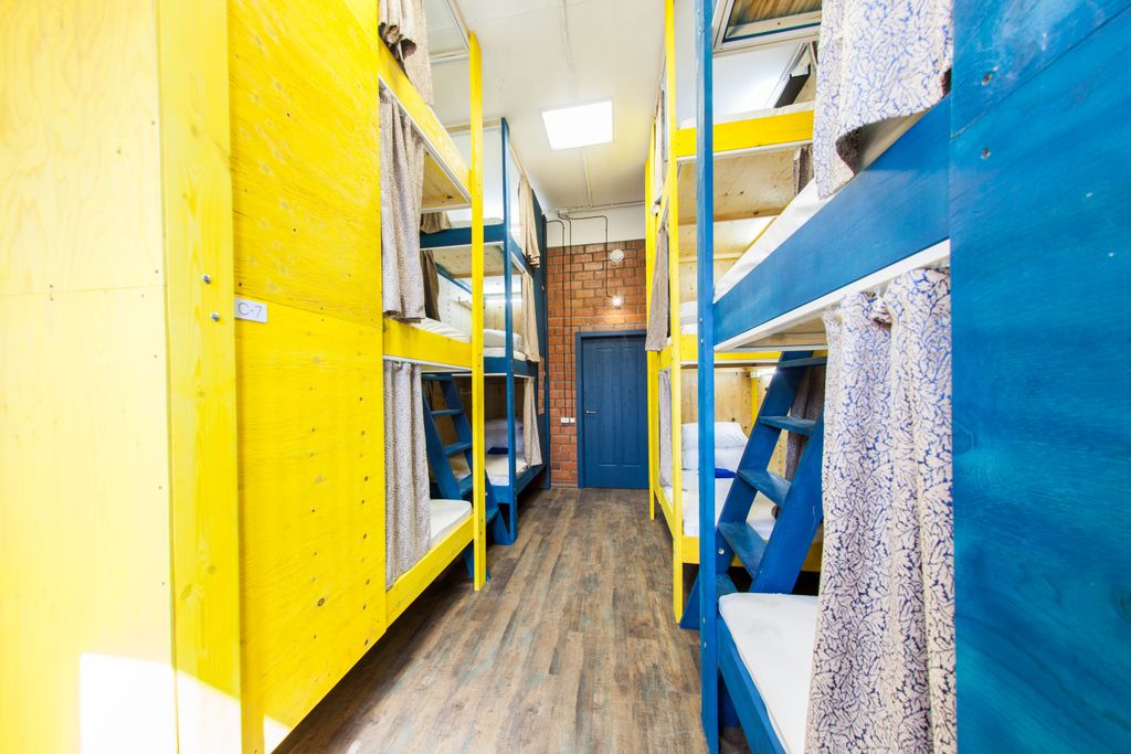 Cheap Sleep — Многоместный смешанный номер кровать в 12-местном общем номере