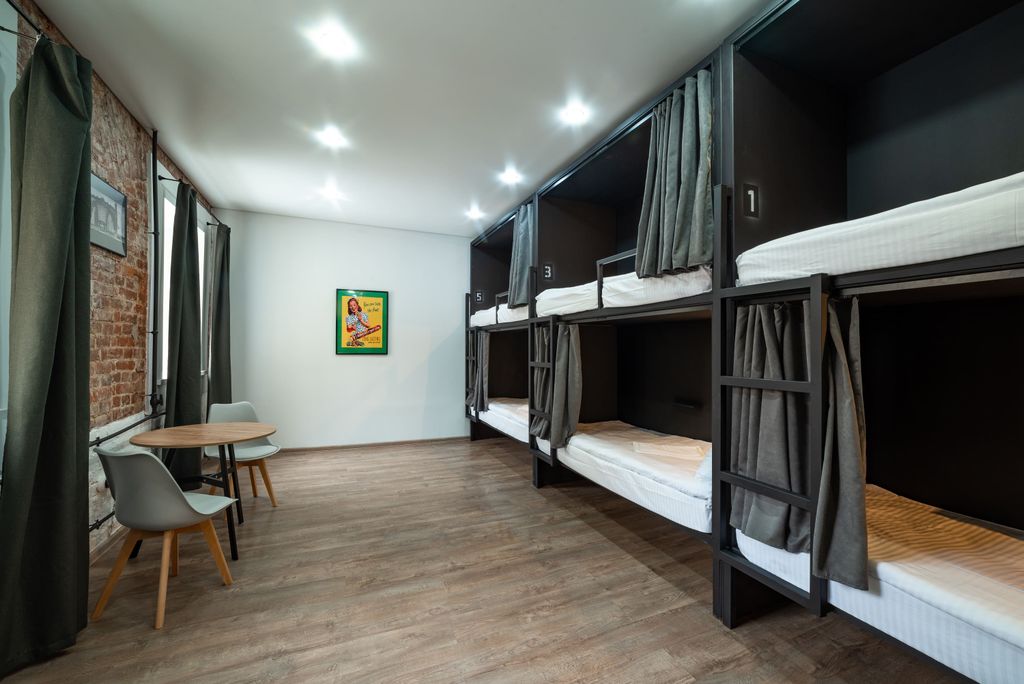 Proloft city hostel & rooms — Многоместный смешанный номер место в 6-ти местном номере