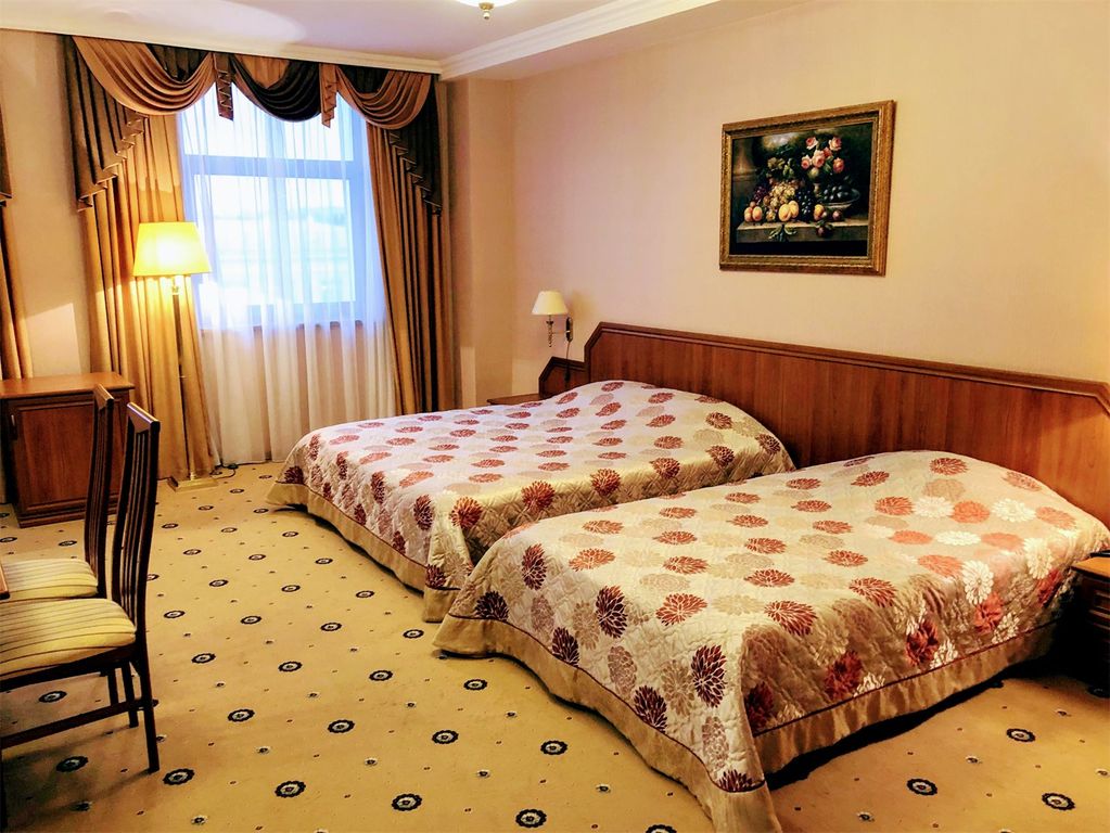 Профит — Семейный номер полулюкс с 2-мя кроватями