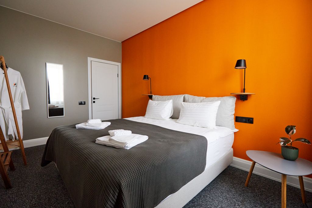 Лесная Ванна — Двухместный номер с 1 кроватью king-size или двумя отдельными кроватями и общей ванной комнатой