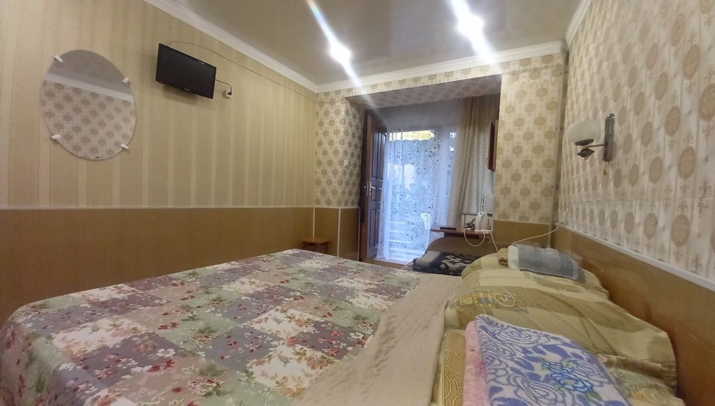 Елена — Трёхместный номер улучшенный