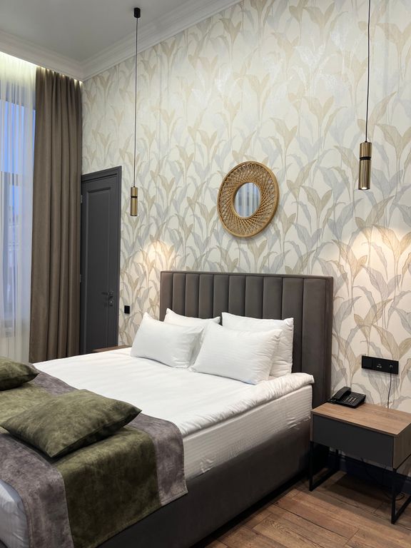 Бристоль — Двухместный номер с 1 кроватью полулюкс с видом на главную улицу и с балконом