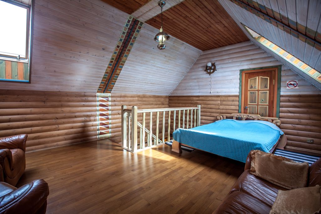 Колесо — Дом с сауной