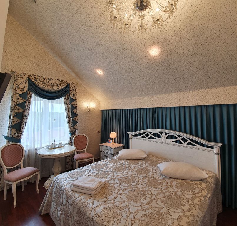 Колесо — Двухместный номер с 1 кроватью 8 мансарда делюкс