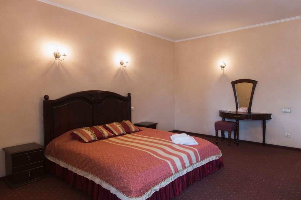 Камелот — Двухместный номер с 1 кроватью Полулюкс 405, 406, 407, 408, 409, 410, 411