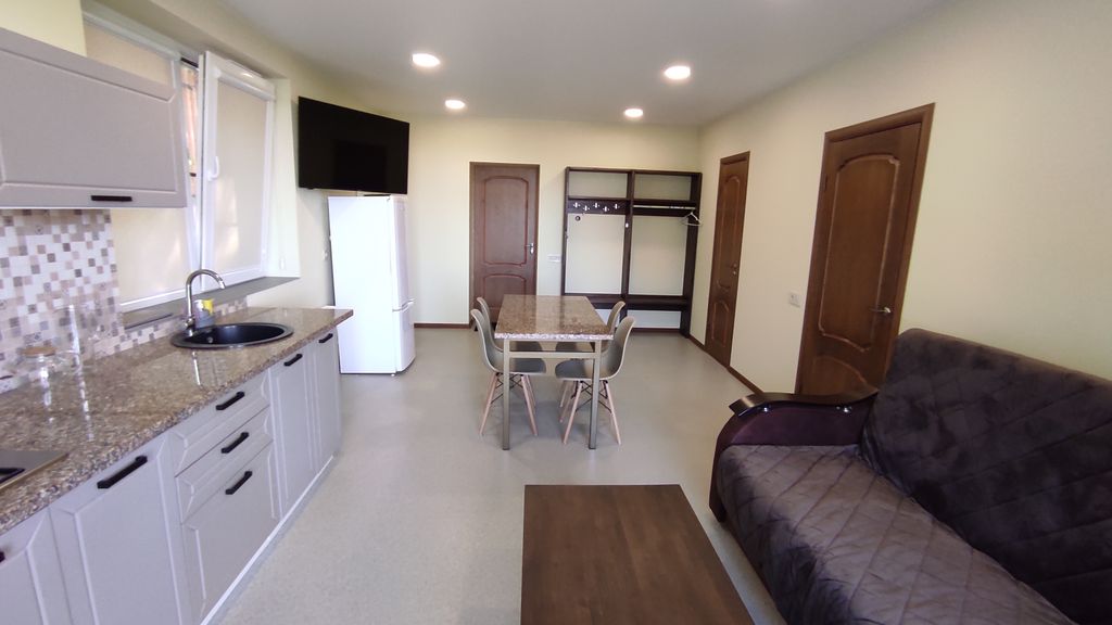 У Никольского — Четырёхместный номер 1