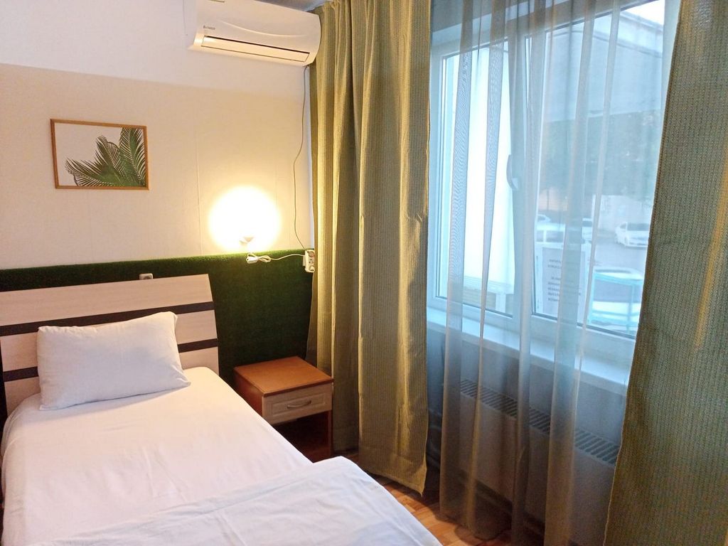 УголОк — Трёхместный номер купе (выделенное койко-место в общем трёхместном номере)