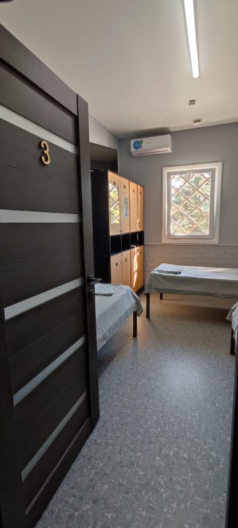 Хостел №1 — Трёхместный номер Койко-место в трехместном мужском номере