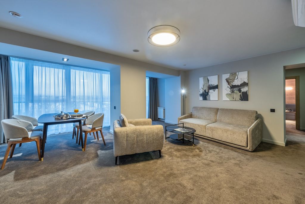 Волга — Четырёхместный номер бизнес люкс