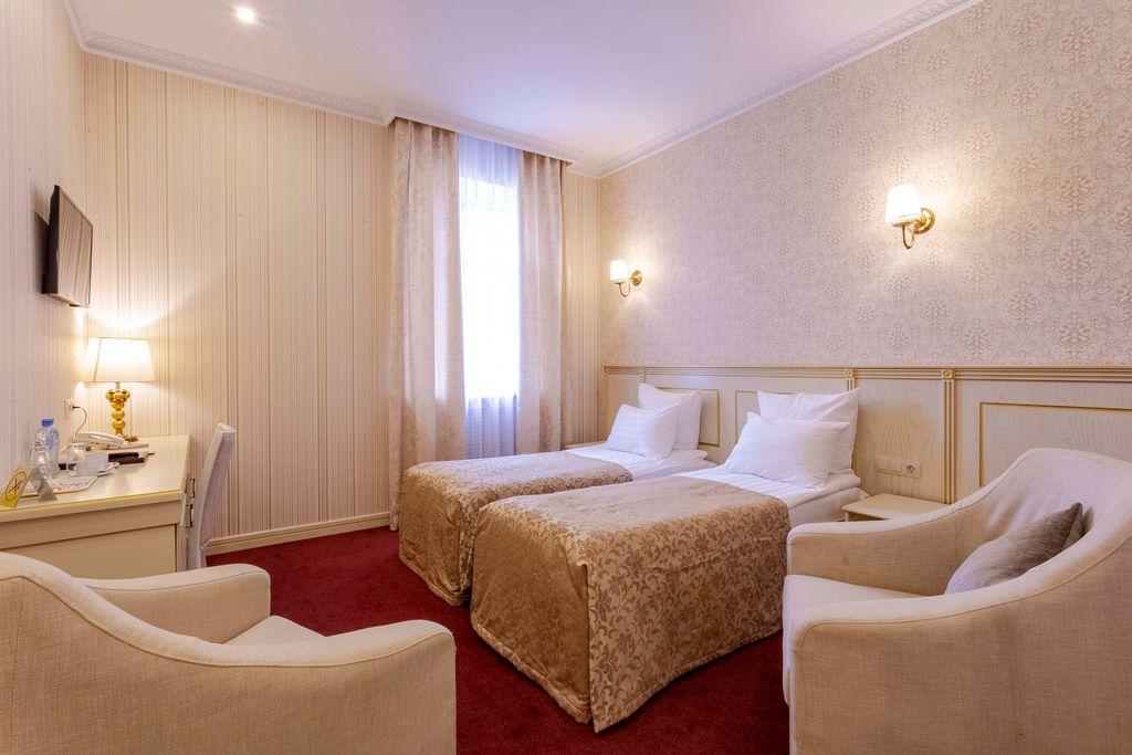 Golden Plaza — Двухместный номер с 2 отдельными кроватями улучшенный