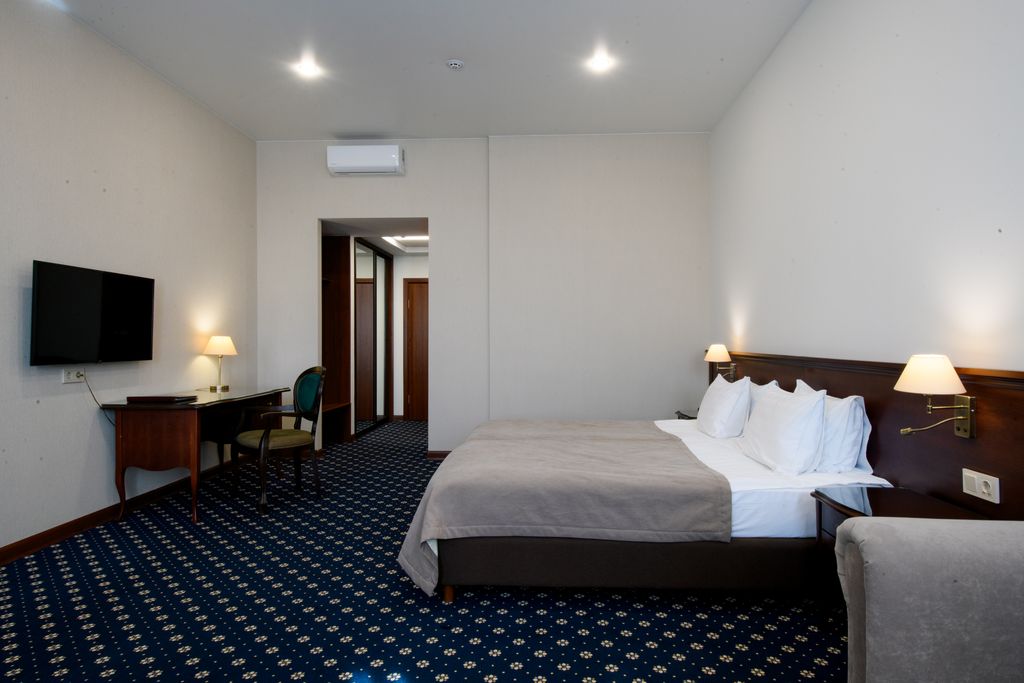 Солнце — Двухместный номер с 1 кроватью номер первой категории (стандарт улучшенный DBL)