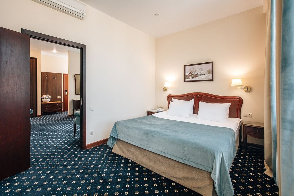 Солнце — Двухместный номер с 1 кроватью двухкомнатный люкс