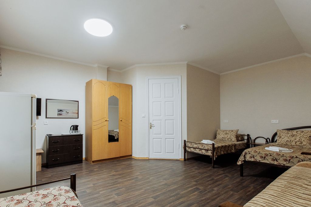 Лазурь — Семейный номер Семейный | балкон