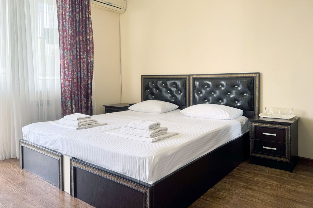 Сансет Хилл — Трёхместный номер с видом на море