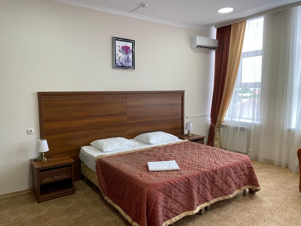 Continent — Двухместный номер с 1 кроватью полулюкс