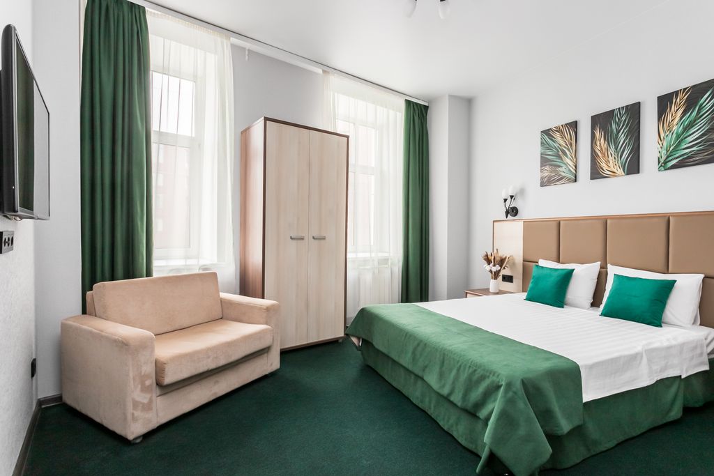 Seven Hills Taganka — Трёхместный номер улучшенный с видом на город