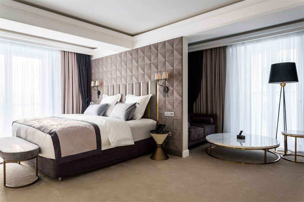 History — Двухместный номер с 1 кроватью Джуниор сюит бизнес