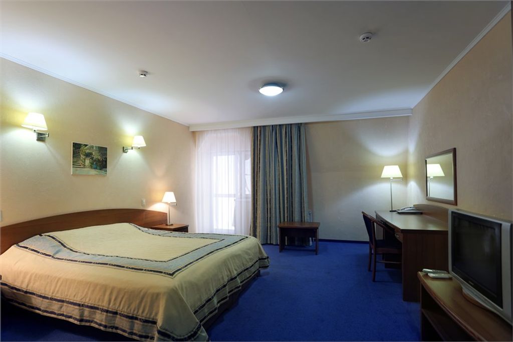 Сосновый бор — Двухместный номер с 1 кроватью или 2 раздельными стандарт улучшенный