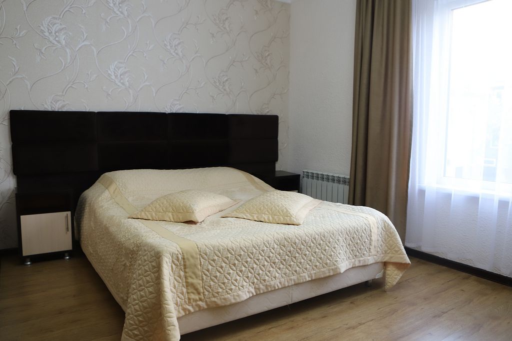 Централь — Четырёхместный номер улучшенный