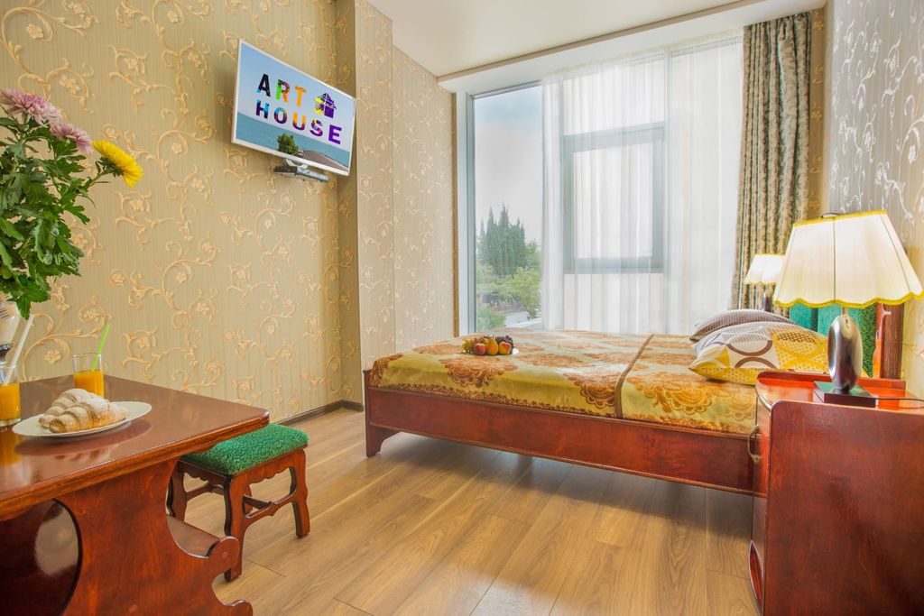 Art House — Семейный номер и кухней