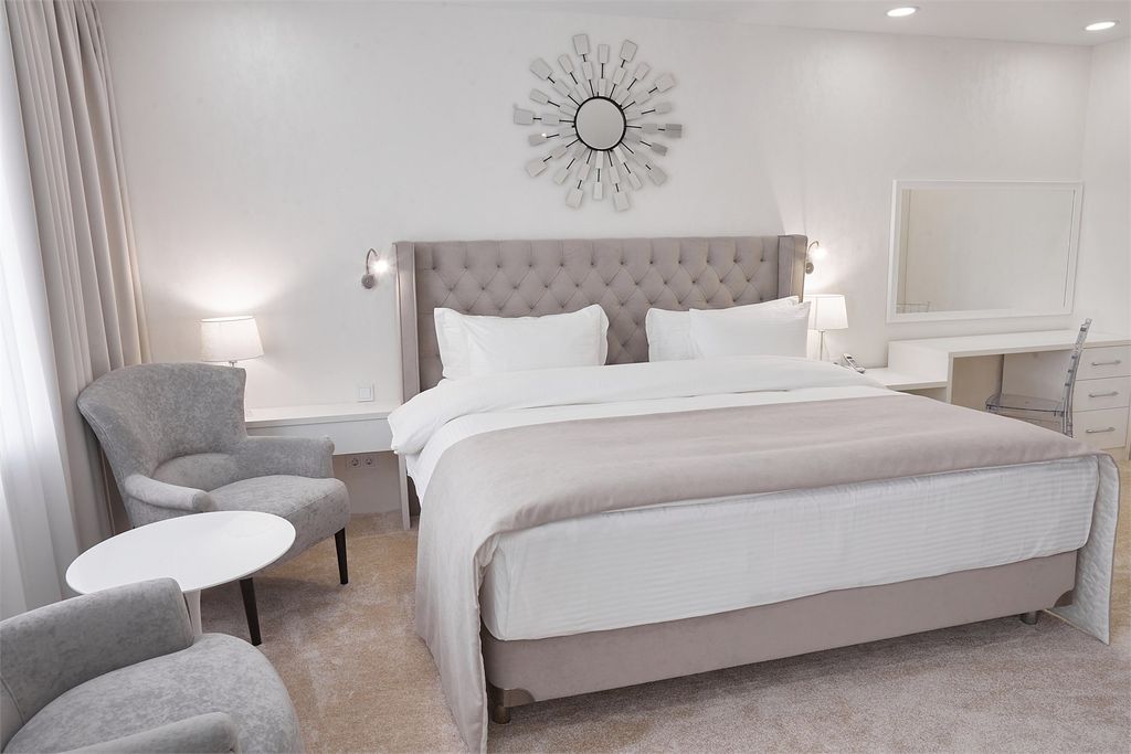 Меридиан — Двухместный номер с 1 кроватью джуниор сюит свадебный делюкс