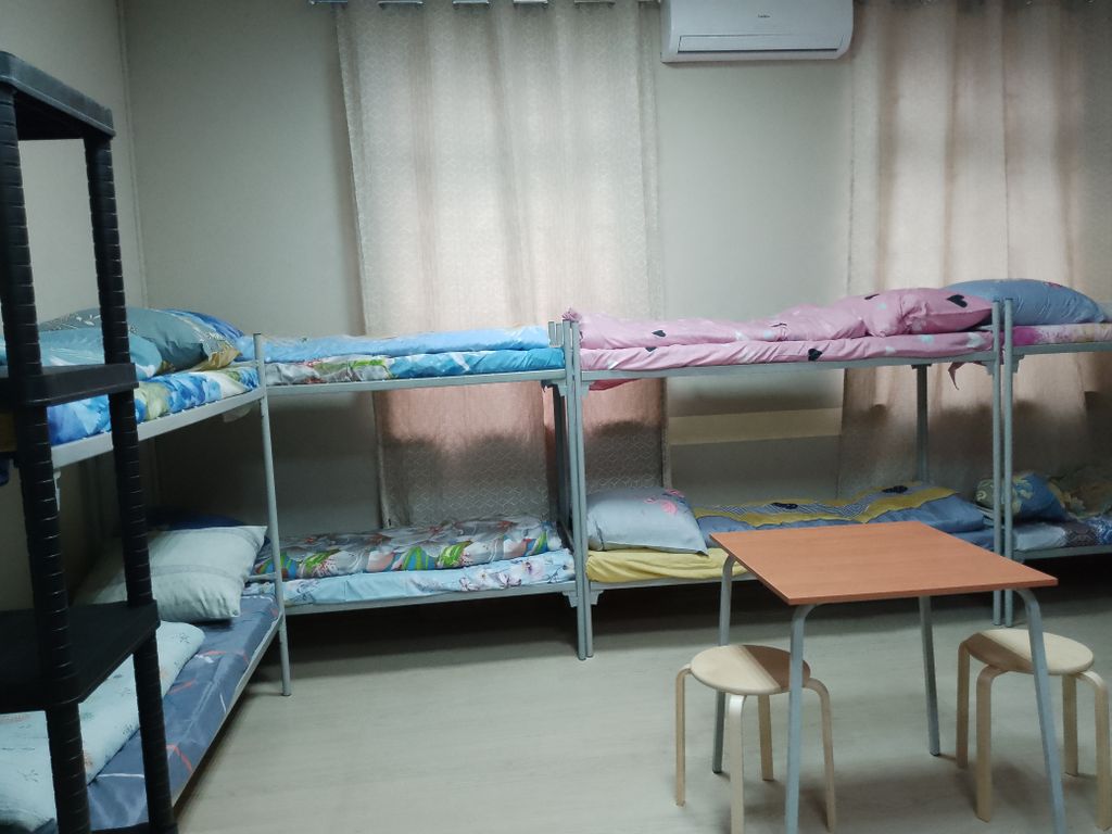 Все Медведи — Многоместный мужской номер эконом (душ/туалет общий)