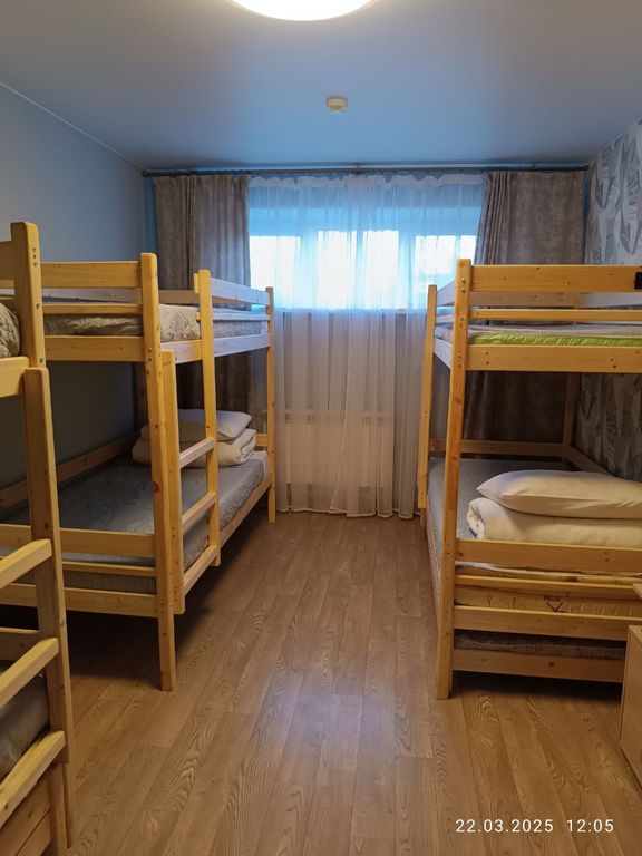 Колибри — Многоместный смешанный номер эконом (душ/туалет общий)