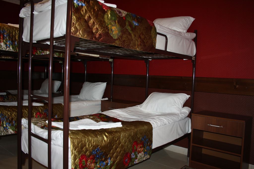 Неолит — Многоместный смешанный номер Спальное место для мужчин и женщин