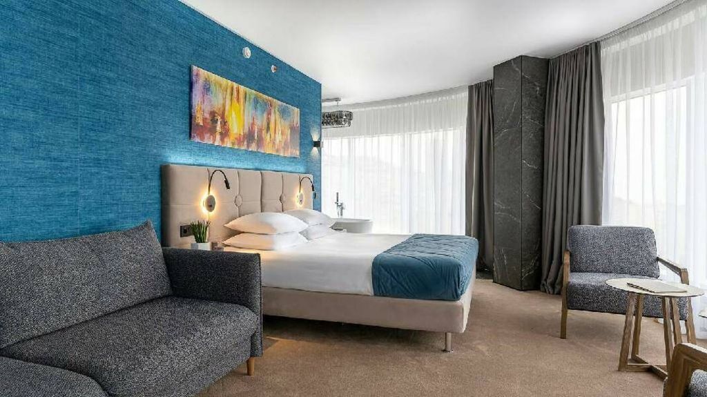 NewLiving Hotel — Двухместный номер с 1 кроватью люкс с ванной у окна