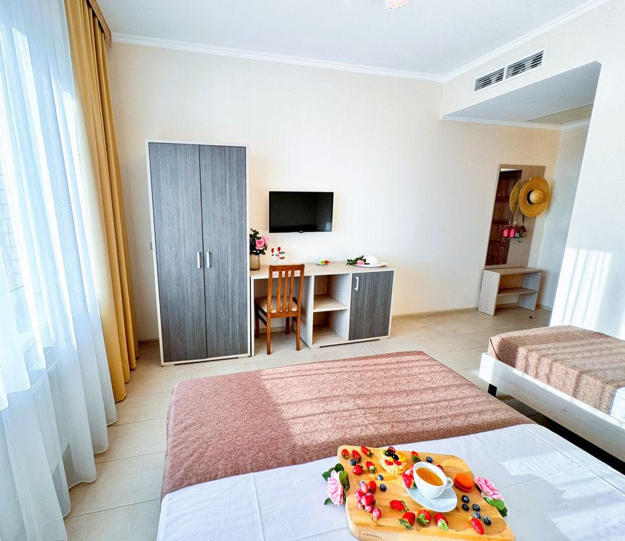 Морская волна — Трёхместный номер улучшенный