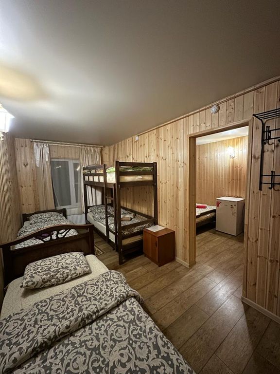 Тебриз — Шестиместный двухкомнатный номер