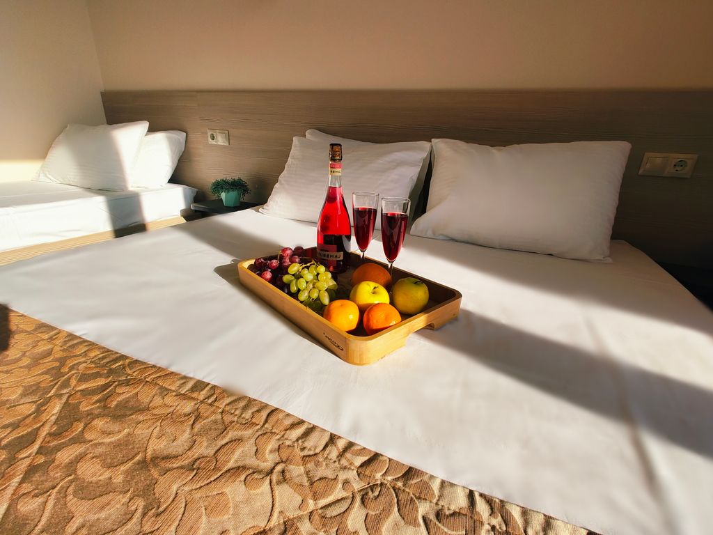 Морская волна — Трёхместный номер полулюкс с видом на море