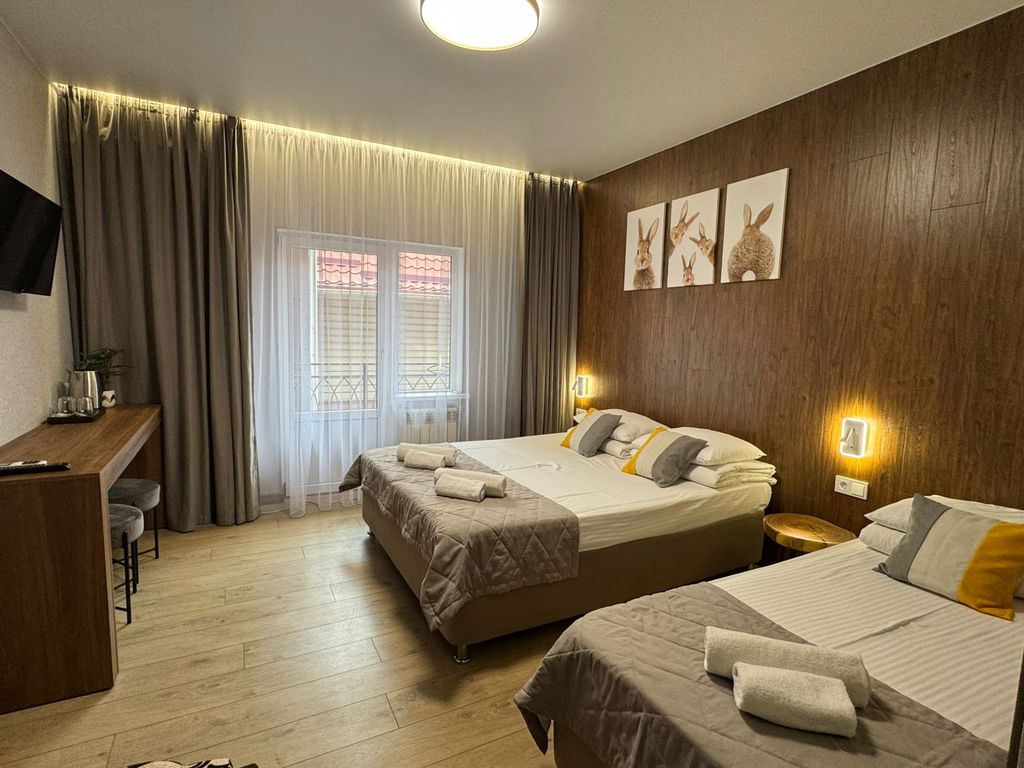 Юнона — Трёхместный номер № 39