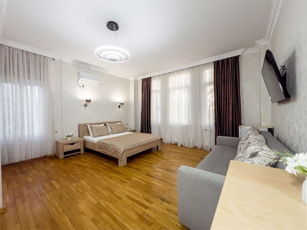 Империя — Семейный номер с балконом