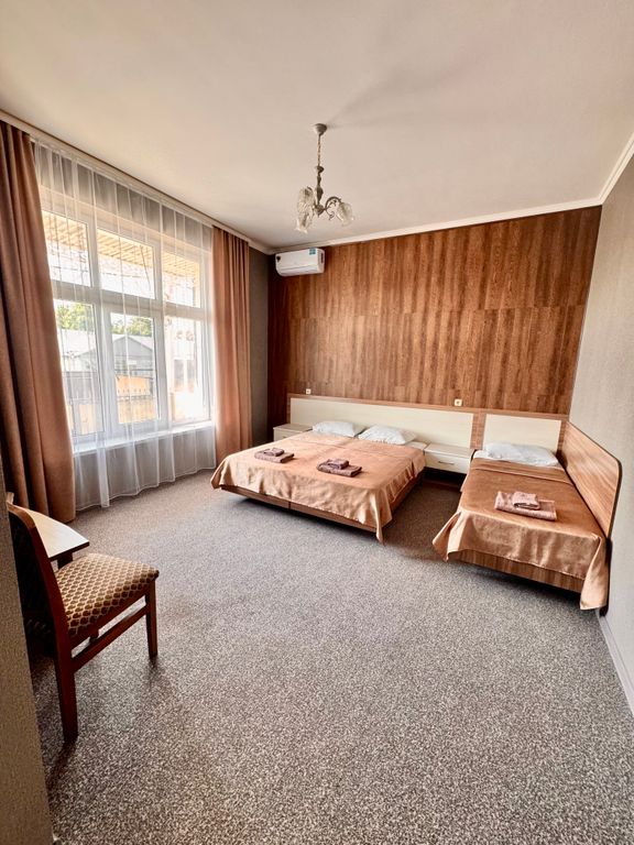 Даймонд — Трёхместный номер стандарт