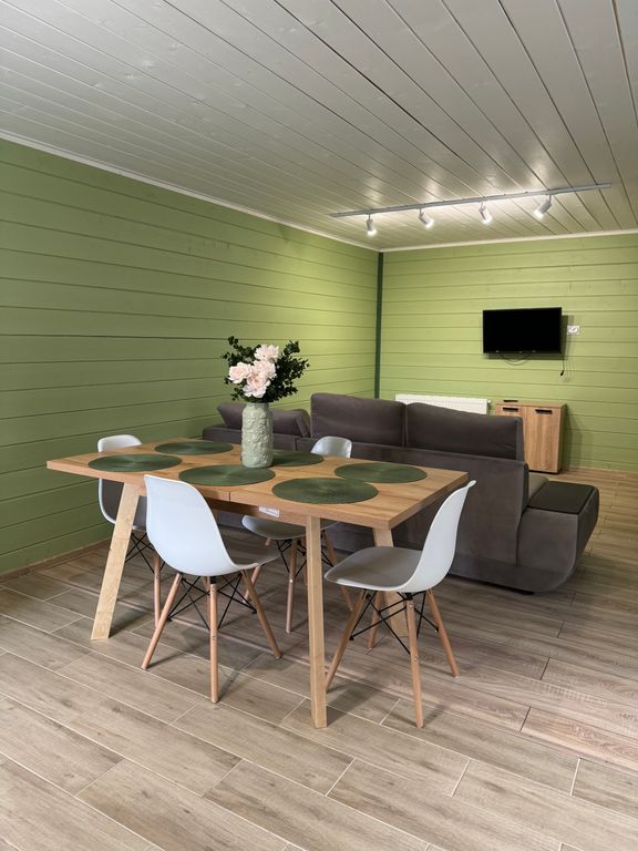 Пролетарский дворик — Дом Зеленая дача