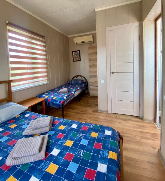 Архипка М — Трёхместный номер 5