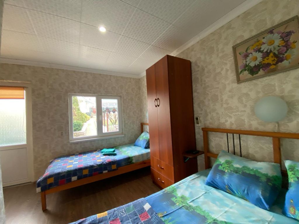 Архипка М — Трёхместный номер 6