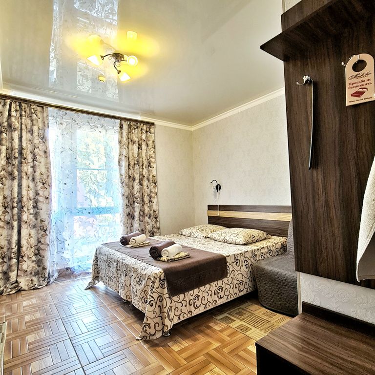 Домовладение Mark Inn — Трёхместный номер с балконом