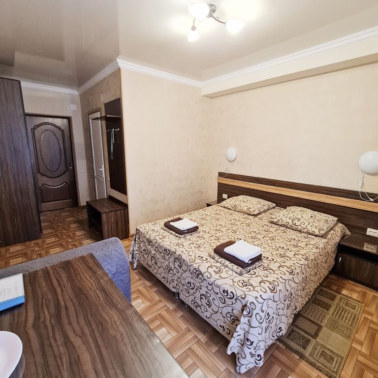 Домовладение Mark Inn — Двухместный номер с 1 кроватью Двухместный стандарт с дополнительным местом и балконом