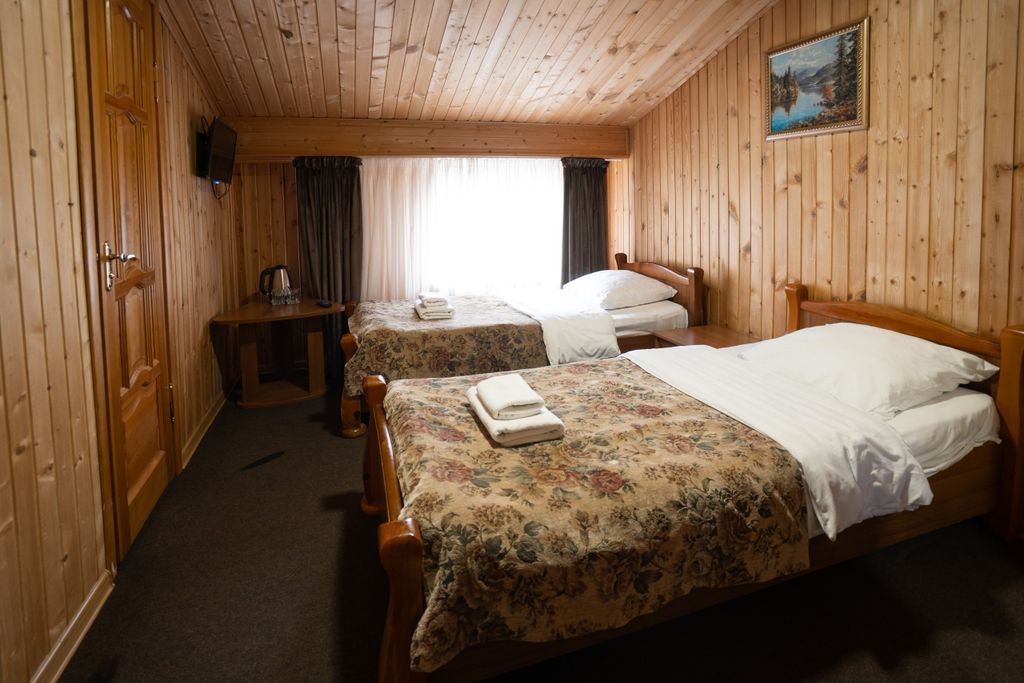 Снежная королева — Двухместный номер с 2 отдельными кроватями мансарда