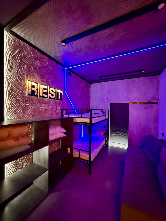 H16 — Двухместный номер с 1 кроватью люкс